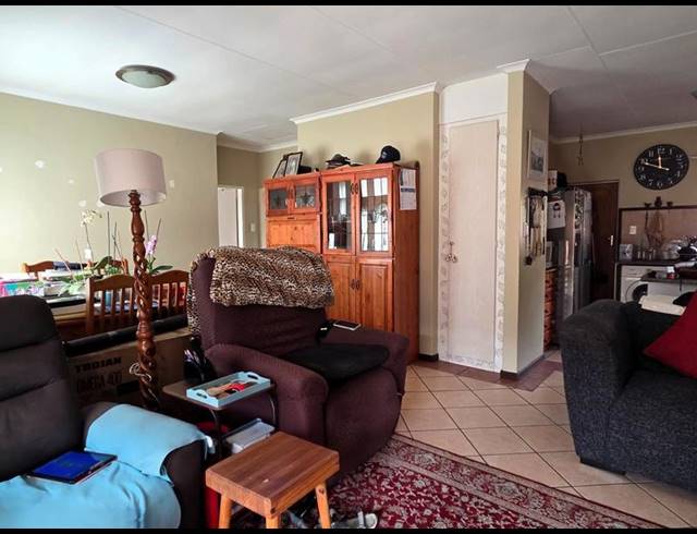2 BEDROOM PROPERTY TO RENT IN MOOIKLOOF RIDGE ESTATE